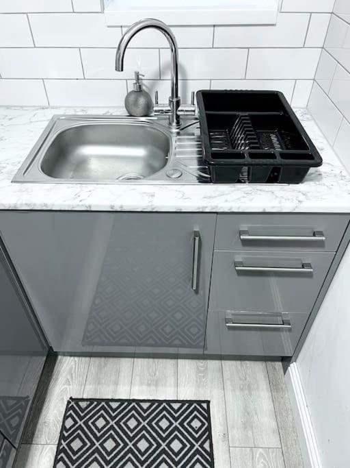 Modern Studio Near Nec With Free Parking - Prime Location Sheldon  Bagian luar foto