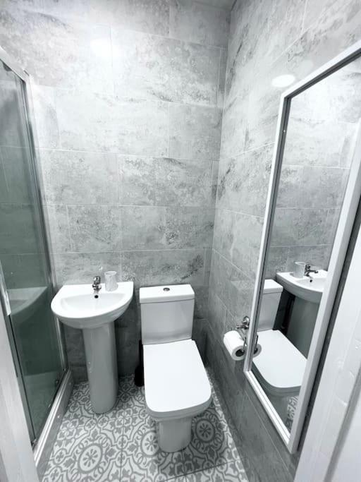 Modern Studio Near Nec With Free Parking - Prime Location Sheldon  Bagian luar foto