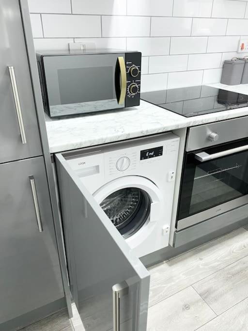 Modern Studio Near Nec With Free Parking - Prime Location Sheldon  Bagian luar foto